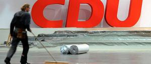 Vorbereitungen. In der Messehalle 13 in Hannover beginnt am Montagabend der CDU-Bundesparteitag. 