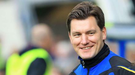 Von Mariendorf in die ostwestfälische Provinz: Stephan Schmidt, 36, war U23-Kapitän und danach Co-Trainer der U19 bei Hertha BSC. 2011 wurde er mit dem VfL Wolfsburg U19-Meister. Seit Saisonbeginn trainiert er den Zweitligisten SC Paderborn.