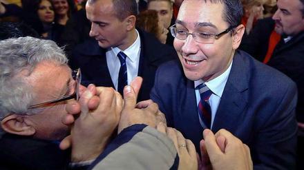 Viktor Ponta bleibt rumänischer Premier.