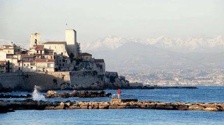 Stein auf Stein. In der verschachtelten Altstadt von Antibes verbirgt sich ein Labyrinth aus Gassen. In der Sommersaison wird’s hier eng.