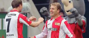 Heimsieg für Union. Adam Nemec (r) jubelt nach seinem Treffer zum 2:1 mit Mitspieler Patrick Kohlmann.