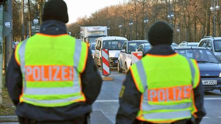 Schwer beschäftigt. Rund 800 Polizisten versehen nicht nur ihren Dienst, sondern gehen nebenher auch noch einer zusätzlichen Tätigkeit nach. 