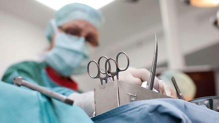 Dem AOK-Report zufolge ist die Zahl der Klinikbehandlungen seit 2005 kontinuierlich gestiegen.
