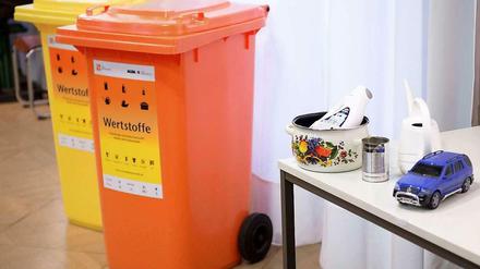 Weg damit. Wertstoffe gehören nicht in den normalen Hausmüll.