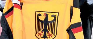 Begeistert vom Adler. Der frühere Bundespräsident Horst Köhler schätzt das Trikot der Eishockey-Nationalmannschaft noch. 