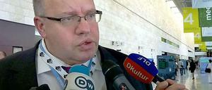 In der Nacht auf Samstag wird Peter Altmaier nicht viel Schlaf bekommen - aber hoffentlich ein paar Ergebnisse.