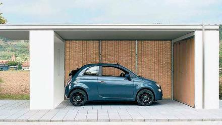 Offene Lösung. Der Carport schützt das Auto gut vor jeder Witterung. Als Stauraum für Fahrräder oder Gartengeräte taugt er kaum.