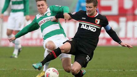 Auf dem Weg nach unten: Im Duell zwischen Greuther Fürth und dem FC Augsburg gab es keinen Sieger. Damit bleiben die beiden Vereine mit neun Punkten abgeschlagen am Tabellenende. Lediglich Hoffenheim befindet sich mit zwölf Zählern noch in Reichweite.