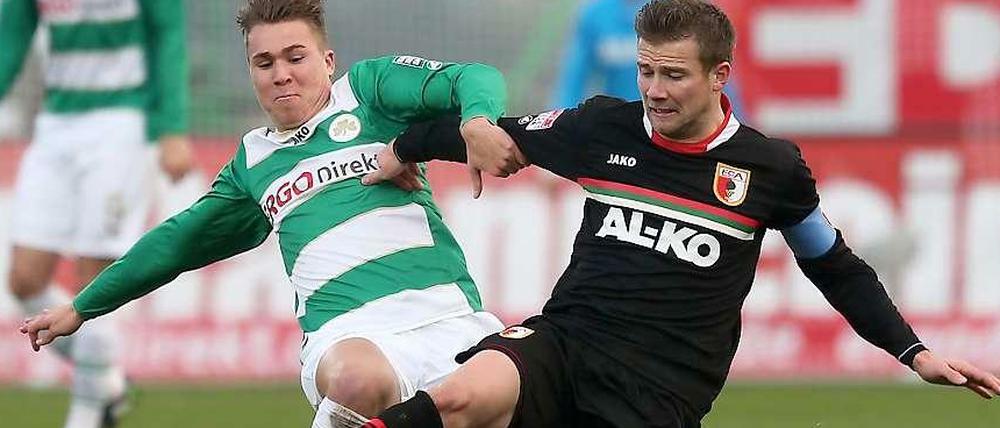 Auf dem Weg nach unten: Im Duell zwischen Greuther Fürth und dem FC Augsburg gab es keinen Sieger. Damit bleiben die beiden Vereine mit neun Punkten abgeschlagen am Tabellenende. Lediglich Hoffenheim befindet sich mit zwölf Zählern noch in Reichweite.