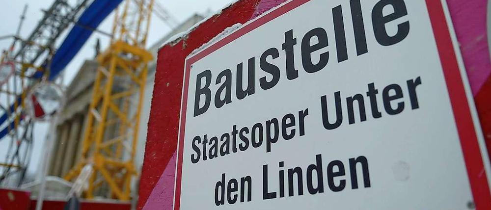 Wunder, oh Wunder, die Staatsoper ist auf Sand und Pfählen gebaut!