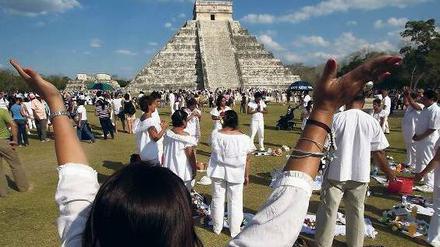 Pyramide in Chichén Itzá. Hier feierten Nachfahren der Maya am 21.12.2011 das neue Jahr nach dem Mayakalender, der jetzt endet. Foto: dpa