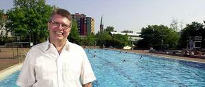 Für Klaus Lipinsky, Chef der Bäderbetriebe, wird es eng. Ob er seinen Posten behalten kann, entscheidet sich im Januar. 