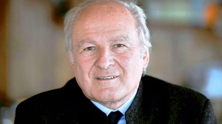 Claus Hipp (74) ist Chef des größten Produzenten von Säuglingsnahrung in Deutschland. Vor mehr als 30 Jahren hat er eine Kapelle renovieren lassen. Jeden Morgen fährt er dorthin und schließt sie auf.