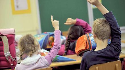 Besonders Familien mit hohem Bildungsstandard suchen sich die Schule für ihren Nachwuchs lieber selbst aus.
