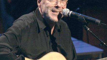60 Alben, 500 Lieder. Reinhard Mey liebt den leichten französischen Ton. Foto: dpa