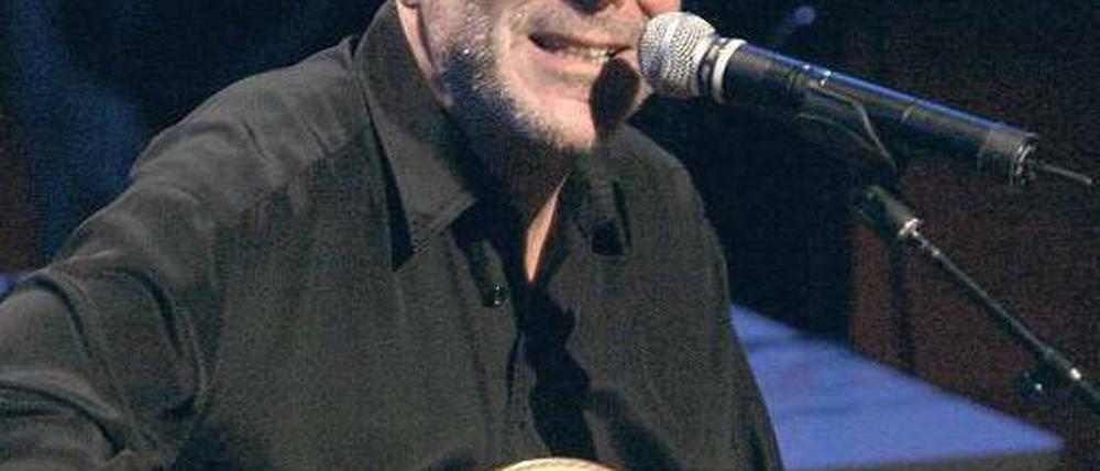 60 Alben, 500 Lieder. Reinhard Mey liebt den leichten französischen Ton. Foto: dpa