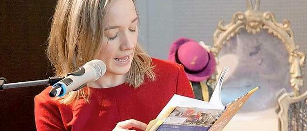 Bundesfamilienministerin Kristina Schröder hat ein eigenes Bild von der richtigen Kindererziehung - und hält damit nicht hinterm Berg. 