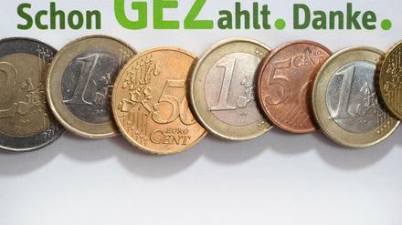 Am 1. Januar 2013 wird die GEZ-Gebühr durch die Haushaltsabgabe ersetzt. 
