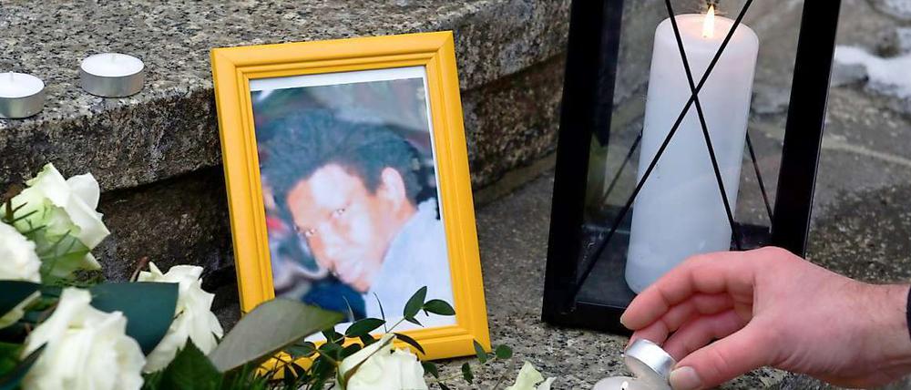 Die Trauer um Oury Jalloh hält an.