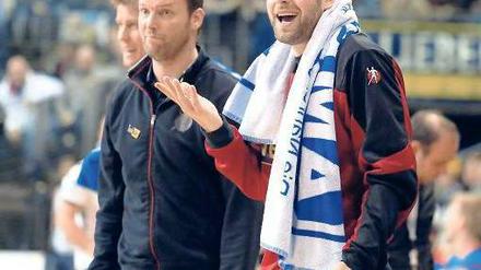 Ein bisschen ratlos. Trainer Sigurdsson (l.) und Torhüter Heinevetter. Foto: König