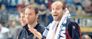 Ein bisschen ratlos. Trainer Sigurdsson (l.) und Torhüter Heinevetter. Foto: König