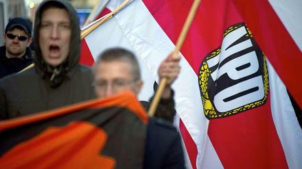 Die Bundesländer wollen die NPD vom Verfassungsgericht in Karlsruhe verbieten lassen.