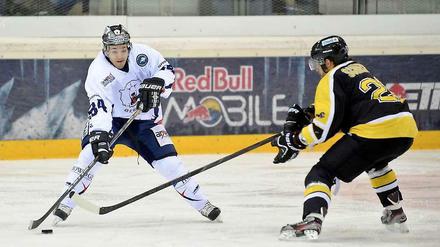 In Wien stand Angreifer Daniel Brière (l.) wegen einer einer Rippenprellung selten auf dem Eis. Da auch Matthew Foy und Claude Giroux verletzt ausfielen, mangelte es bei den Eisbären an Qualität in der Offensive.
