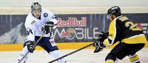 In Wien stand Angreifer Daniel Brière (l.) wegen einer einer Rippenprellung selten auf dem Eis. Da auch Matthew Foy und Claude Giroux verletzt ausfielen, mangelte es bei den Eisbären an Qualität in der Offensive.