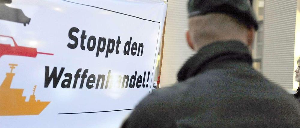 Ein Journalist, der sich nicht als fanatischer Waffengegner versteht, hat ein Buch über die deutsche Beteiligung am globalen Markt für Kriegsgerät geschrieben.