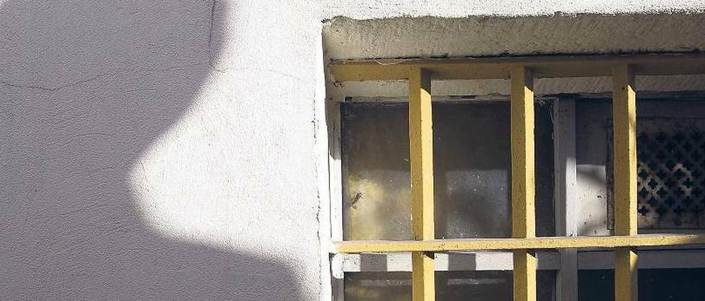 Ein Riegel außen – und einer in der Seele. Das letzte erhaltene Gitterfenster des Jugendwerkhofs Torgau.