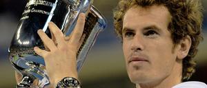 Im Finale bezwang Federer den Lokalmatadoren Andy Murray, der seinerseits aber wiederum das olympische Endspiel gegen Federer für sich entschied und im September dann auch endlich den ersten Grand-Slam-Titel für Großbritannien seit über 70 Jahren mit seinem Sieg bei den US Open holte.