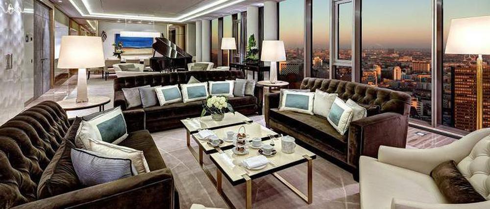 Kompletter West-Ost-Überblick. Blick in die Präsidentensuite des Waldorf Astoria Hotels.