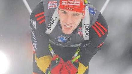Doppelbelastung adé. Arnd Peiffer kann sich voll seinem Sport widmen. Foto: dapd