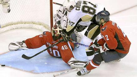 Sidney Crosby wird mit den Pittsburgh Penguins bald wieder in der NHL Eishockey spielen.
