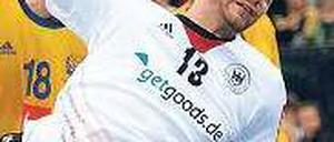 Finales Glück. Christoph Theuerkauf trifft zum Ausgleich gegen Schweden. Foto: dpa