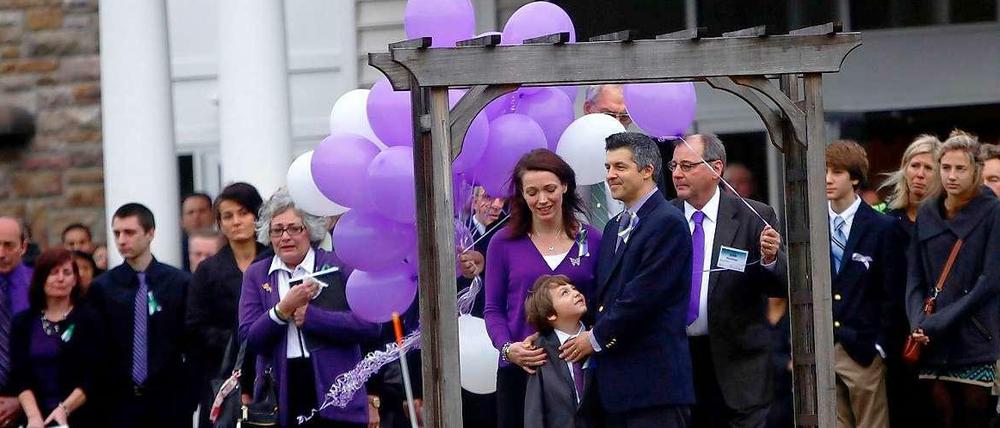 Trauern: Besucher auf der Beerdigung eines der Opfer des Amoklaufs.