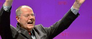 Der selbstverliebte Herr Steinbrück - so sieht das zumindest unsere Kolumnistin Hatice Akyün.