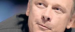 Georg Fahrenschon (44) ist seit Mai 2012 Präsident des Deutschen Sparkassen- und Giroverbandes (DSGV). Zuvor war er von 2008 bis 2011 Finanzminister in Bayern. Von 2002 bis 2007 saß er für die CSU im Bundestag, anschließend war Fahrenschon Staatssekretär im Finanzministerium. Der Diplom-Ökonom ist Aufsichtsratschef der Landesbank Berlin AG. Fahrenschon ist verheiratet und hat zwei Töchter.