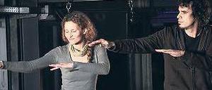 Zeig’s mir! Beim Deaf-Slam zählt die Körpersprache auf der Bühne.