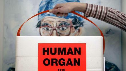 Viele Bürger tun sich mit dem Thema Organspende schwer. Die immer neuen Skandale erschüttern das Vertrauen weiter.