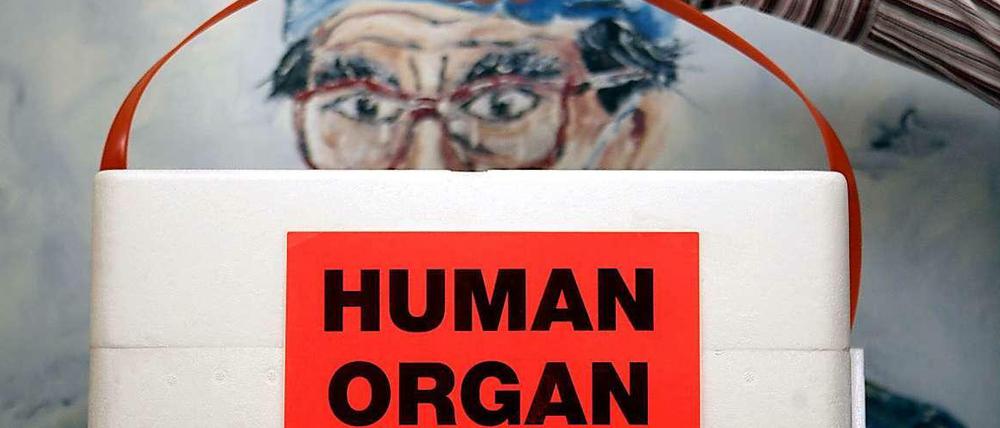 Viele Bürger tun sich mit dem Thema Organspende schwer. Die immer neuen Skandale erschüttern das Vertrauen weiter.