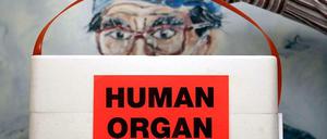 Viele Bürger tun sich mit dem Thema Organspende schwer. Die immer neuen Skandale erschüttern das Vertrauen weiter.
