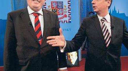Die Ex-Premierminister Milos Zeman (links) und Jan Fischer gelten als Favoriten bei der Präsidentenwahl.