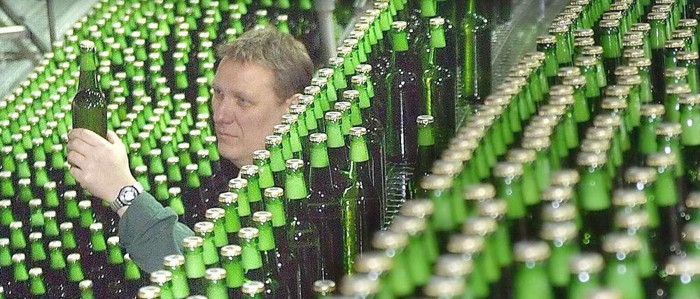 Radeberger soll Einwegflaschen als Mehrweg verkauft haben.