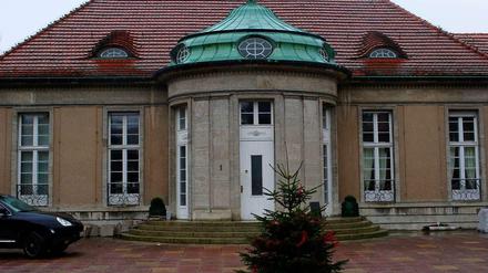 In Privatbesitz: Die Adlon-Villa lockt viele Neugierige an. Zu besichtigen ist sie allerdings nicht. 