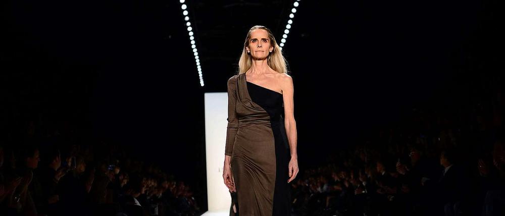 Amatsu zeigt, wie man mit Seide konstruieren kann: Runway von "A Degree Fahrenheit" 