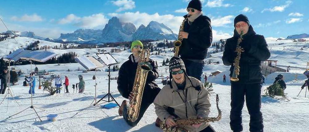 Swing on Snow. Das Festival auf der Seiser Alm, in diesem Jahr vom 22. bis 27. Januar, wird nicht nur an den Pisten gefeiert, sondern auch in Hütten und Hotels.