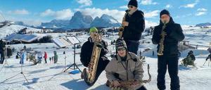 Swing on Snow. Das Festival auf der Seiser Alm, in diesem Jahr vom 22. bis 27. Januar, wird nicht nur an den Pisten gefeiert, sondern auch in Hütten und Hotels.