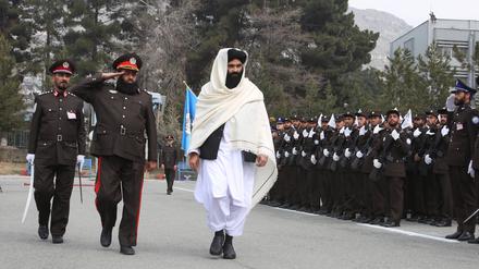 Der Taliban-Funktionär Khalifa Sirajuddin Haqqani auf einer Parade im Jahr 2022.
