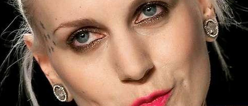 Der Totenkopf ist Programm: Die Models bei Anja Gockel sollen den "strong walk" beherrschen.